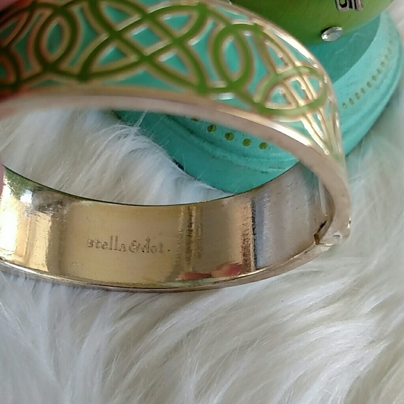 Stella and Dot Eleanor Silvertone Chunky Enamel Blue Green Cuff Bangle Bracelet - Picture 3 of 5